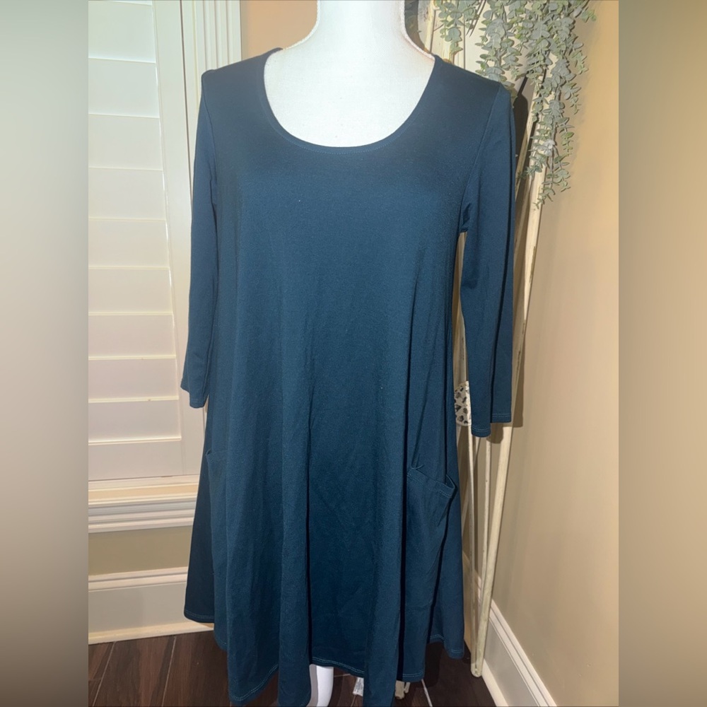 Sharagano Women’s Dress teal color size 8 front pockets